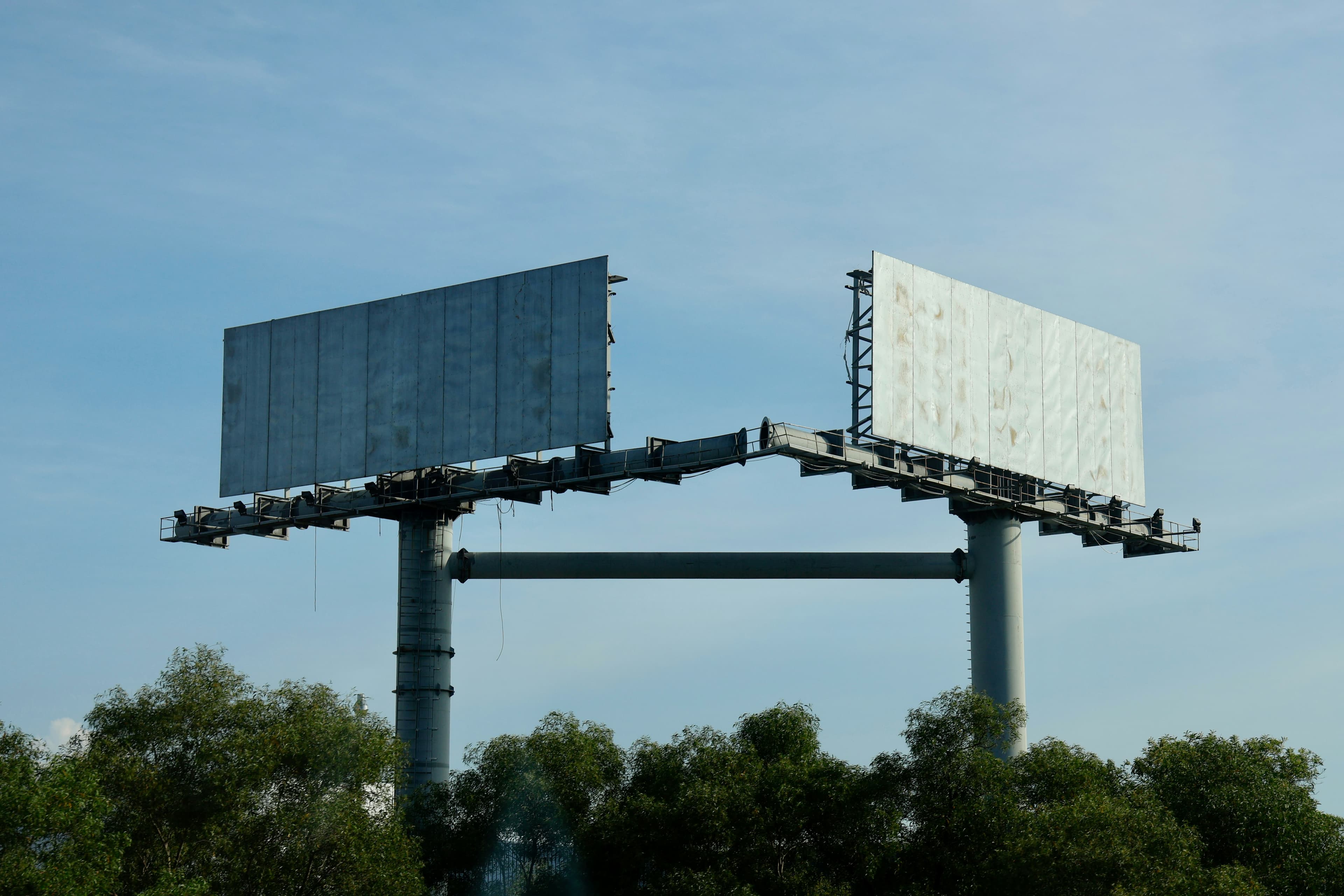 Advertise where couples decide